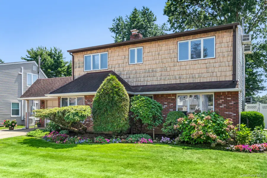 12 Coachman Lane, Levittown, NY 11756 - Image #2