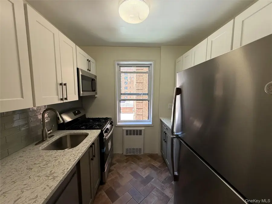 30 Ehrbar Ave #311, Fleetwood, NY 10552 - Image #2