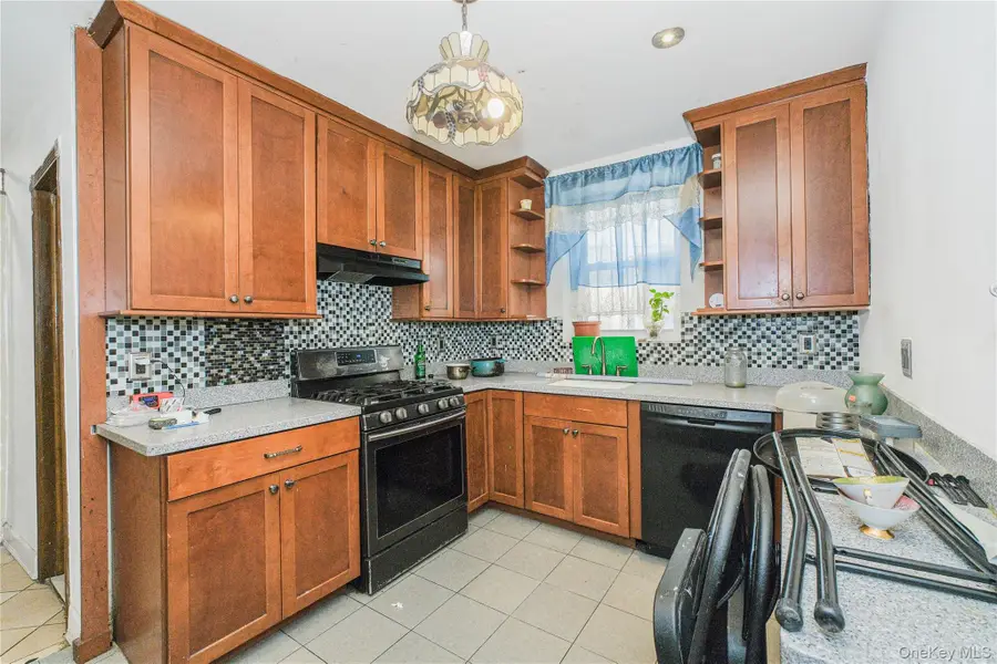 2304 Strauss Street, Brooklyn, NY 11212 - Image #3