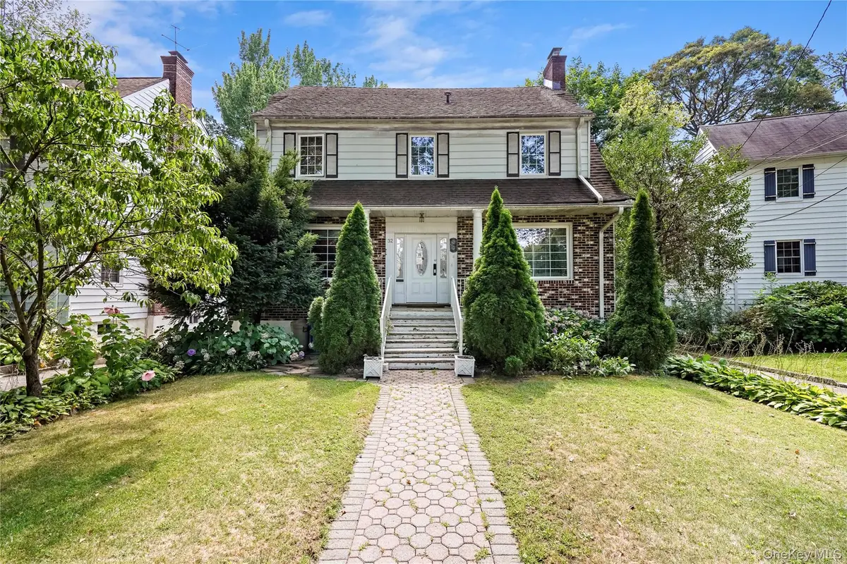 32 Parkway Circle, Mount Vernon, NY 10552 - Image #1