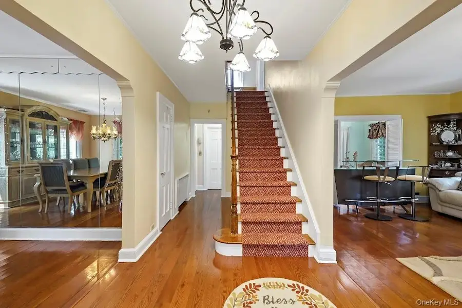 32 Parkway Circle, Mount Vernon, NY 10552 - Image #2