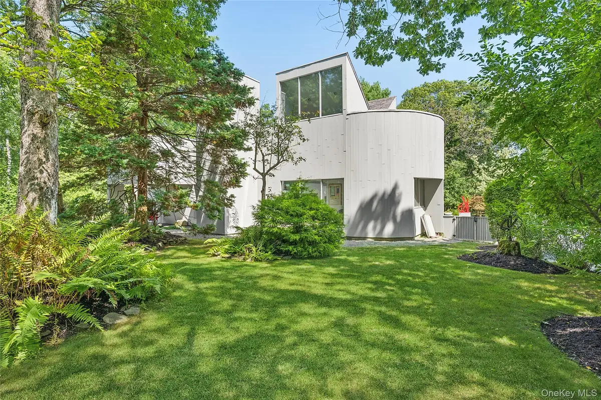 12 Lakewood Lane, Quogue, NY 11959 - Image #1