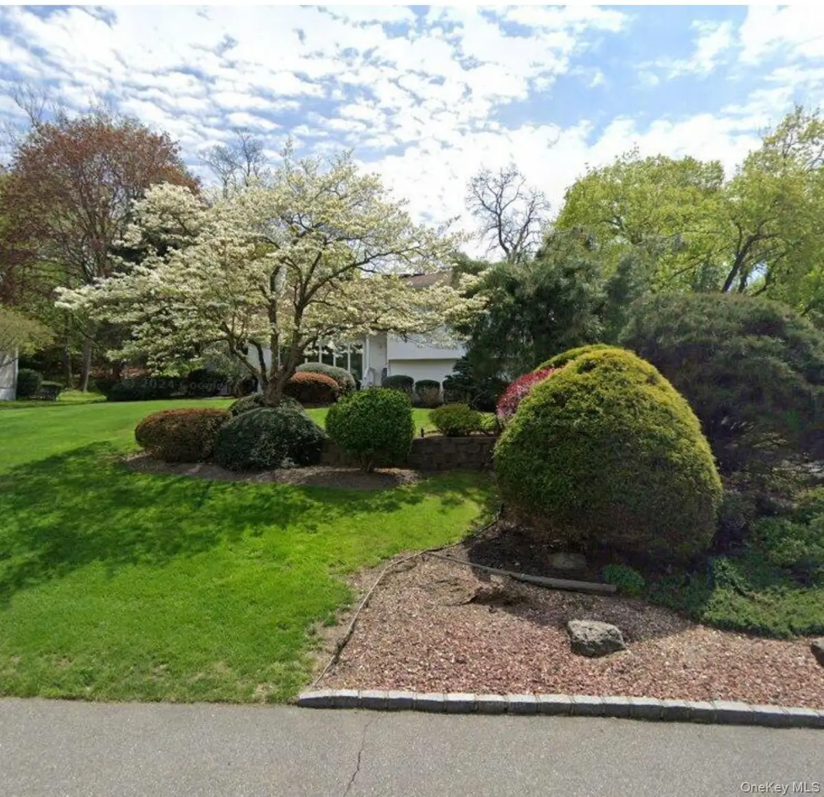 10 Vanad Drive, East Hills, NY 11576 - Image #1