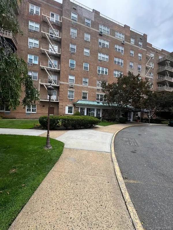 151-15 84th Street #3E, Howard Beach, NY 11414