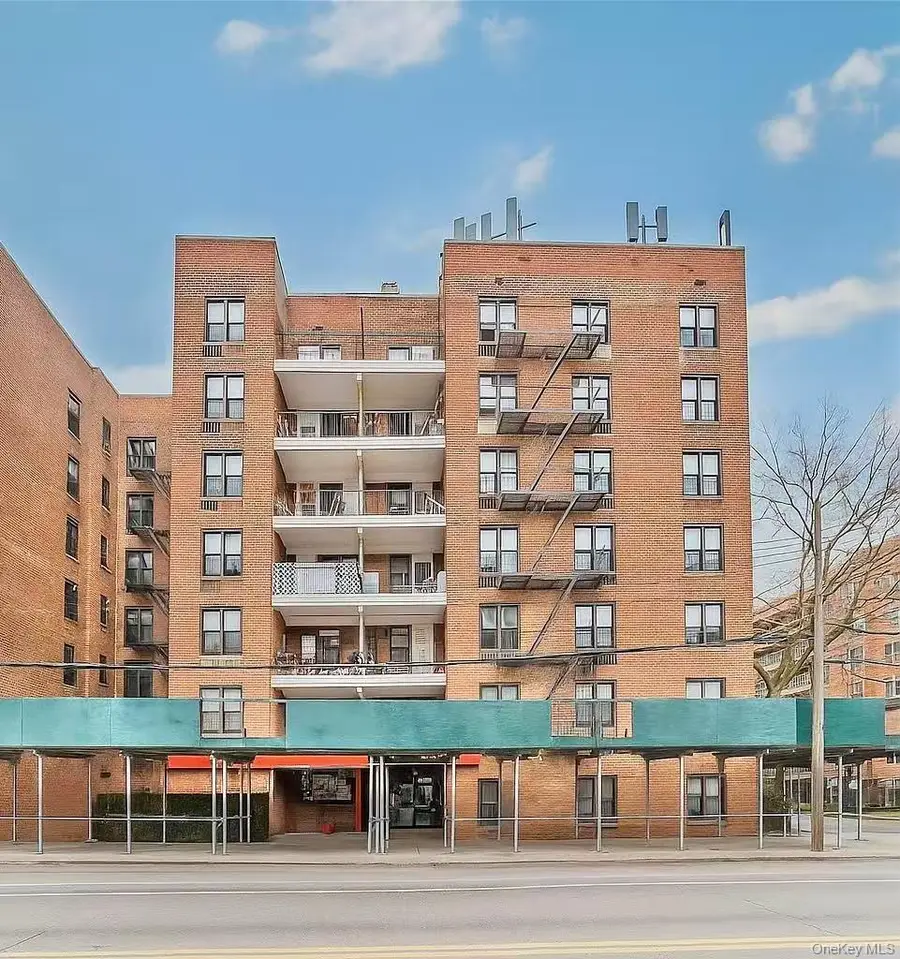 38-25 Parsons Boulevard #4I, Flushing, NY 11354 - Image #2
