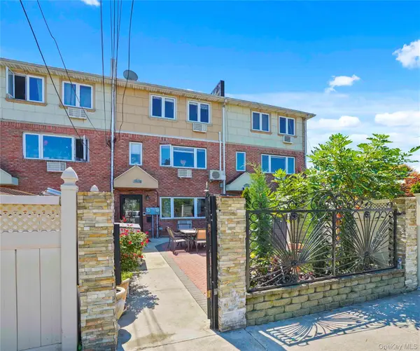 6536 Metropolitan Avenue, Middle Village, NY 11379