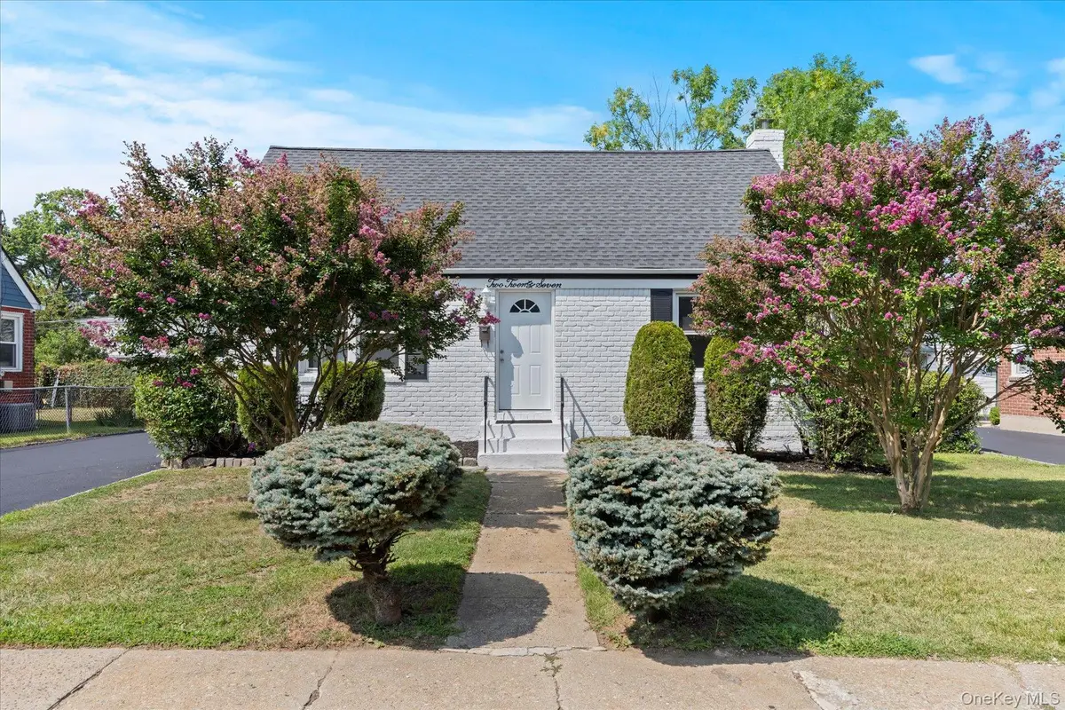 227 Warren Street, Uniondale, NY 11553 - Image #1