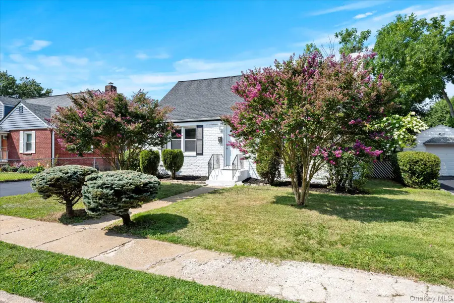 227 Warren Street, Uniondale, NY 11553 - Image #2