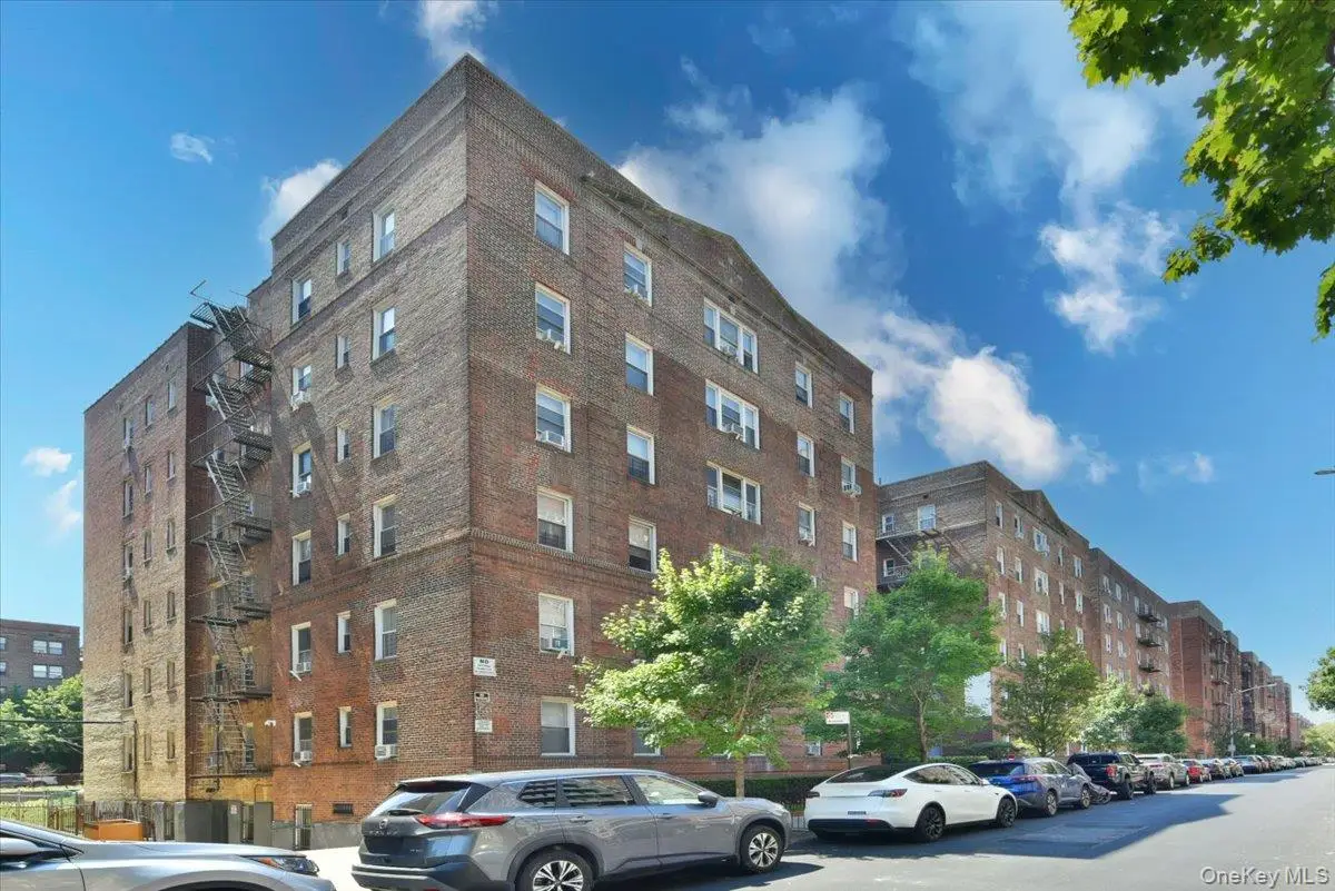 6574 Saunders Street #3H, Rego Park, NY 11374 - Image #1