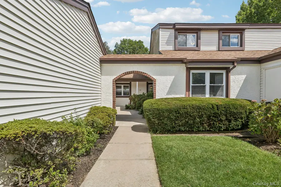 102 Gotham Way, Saint James, NY 11780 - Image #2