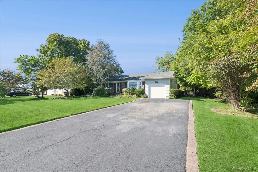 14 Radburn Drive, Commack, NY 11725 - Image #2