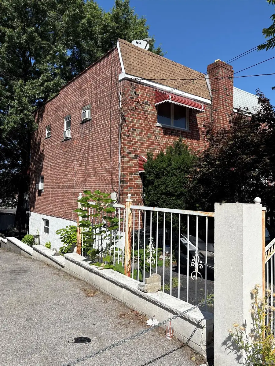 931 E 232nd Street, Bronx, NY 10466 - Image #2