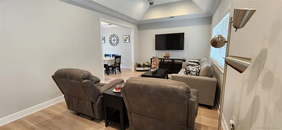 4103 Saint Andrews Avenue #4103, Riverhead, NY 11901 - Image #3