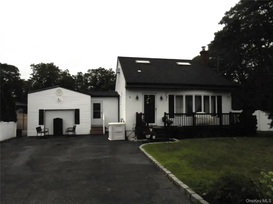 313 Decatur Avenue, Shirley, NY 11967 - Image #2