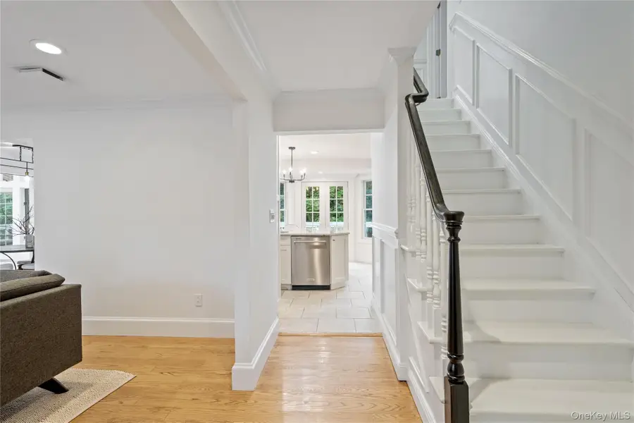 111 Van Buren Drive, Centerport, NY 11721 - Image #3