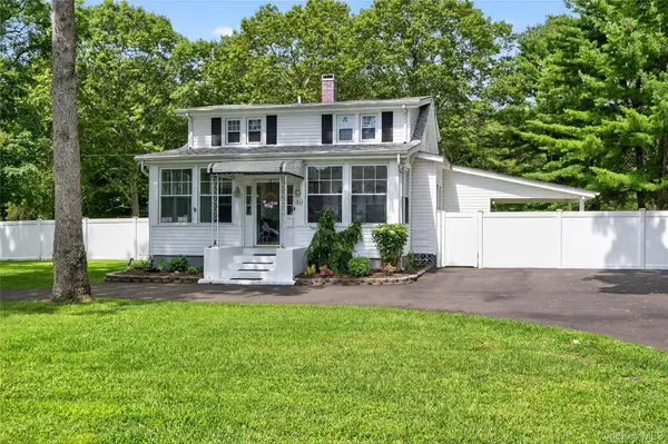 49 Country Road, Medford, NY 11763