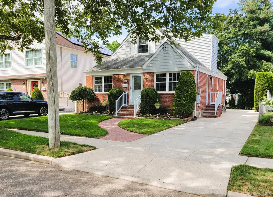 533 10th Avenue, New Hyde Park, NY 11040 - Image #2