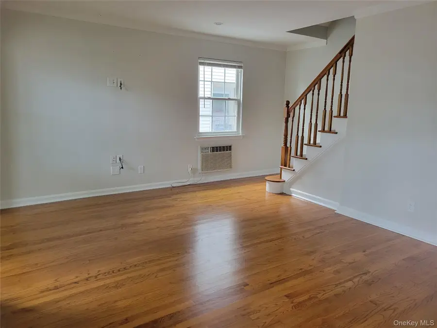 533 10th Avenue, New Hyde Park, NY 11040 - Image #3