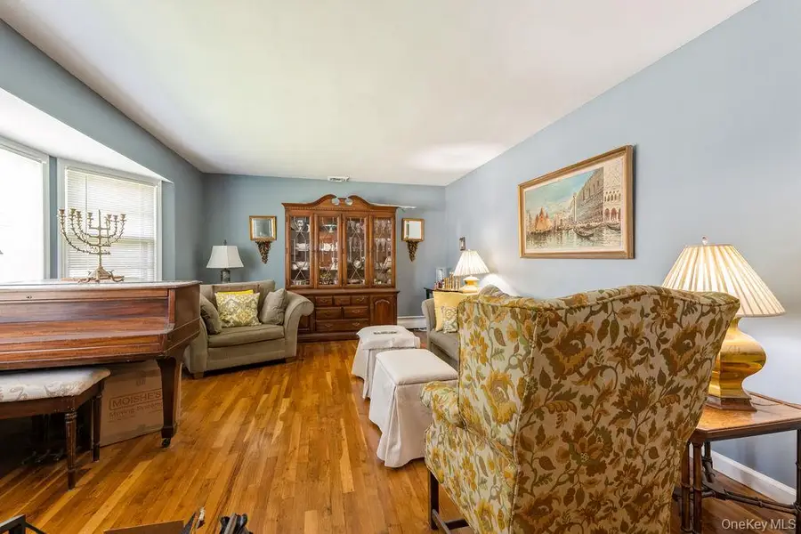 635 Hempstead Avenue, West Hempstead, NY 11552 - Image #2