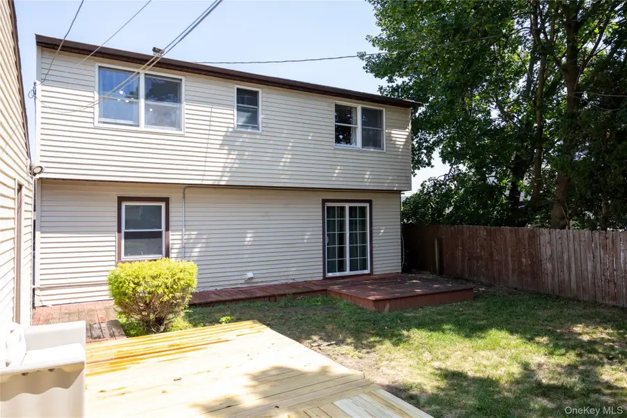 130 Balsam Lane, Levittown, NY 11756 - Image #2