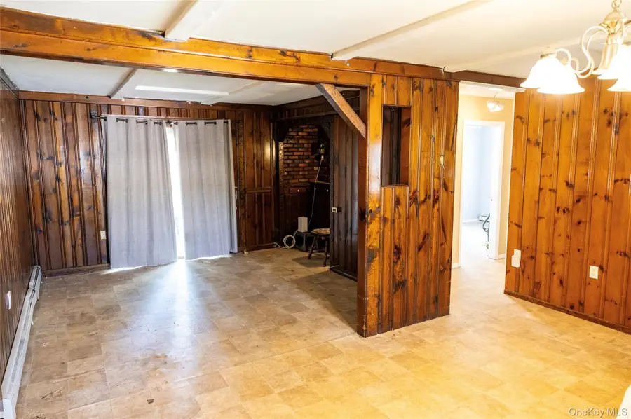 130 Balsam Lane, Levittown, NY 11756 - Image #3