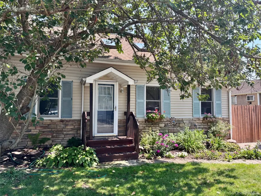 1529 Carl Avenue, Holbrook, NY 11741 - Image #3