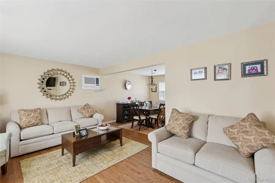 7 Mark Lane, Farmingville, NY 11738 - Image #2