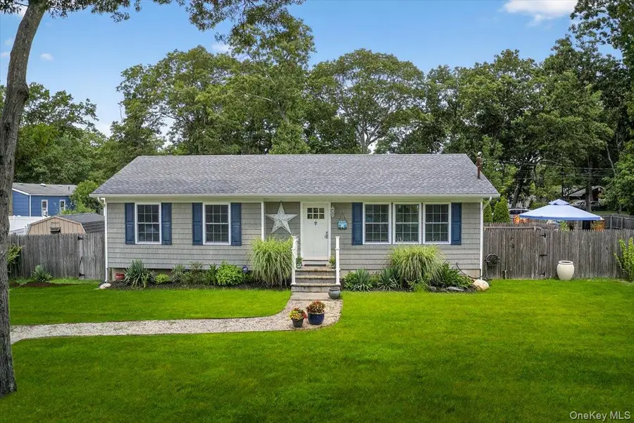 73 Montauk Trail, Ridge, NY 11961 - Image #2
