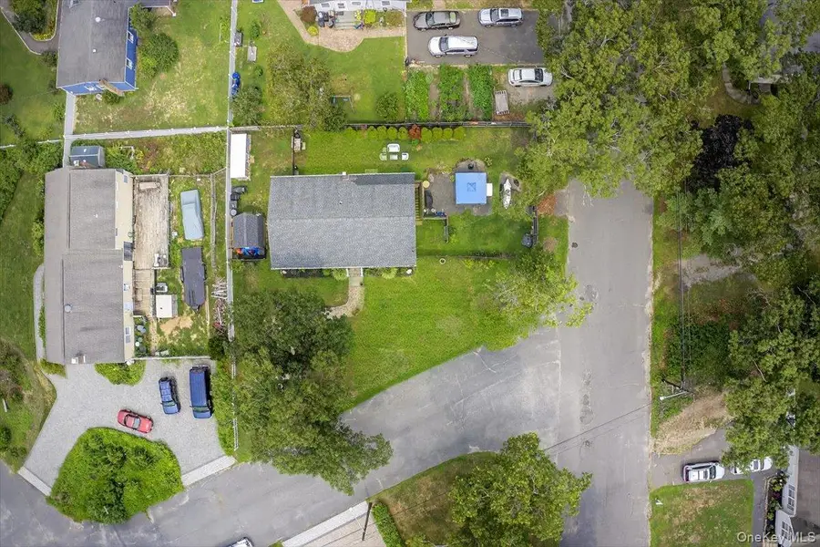 73 Montauk Trail, Ridge, NY 11961 - Image #3