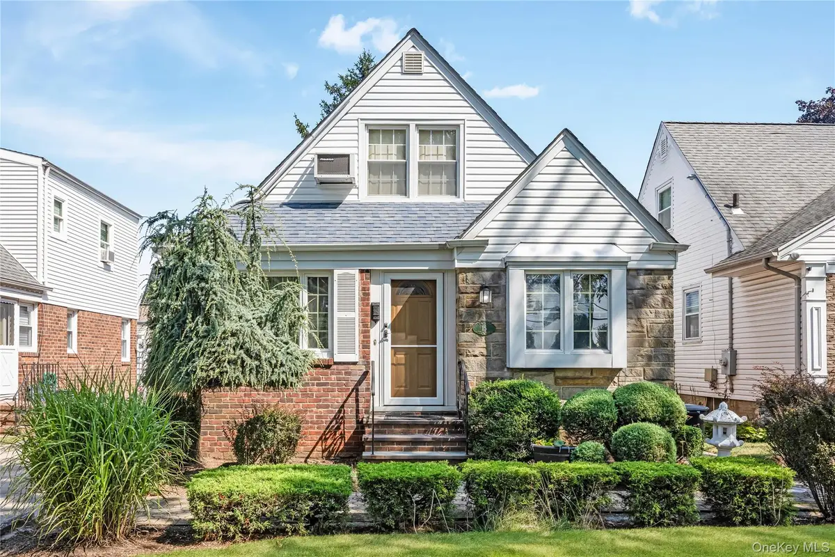 15 Stewart Avenue, Stewart Manor, NY 11530 - Image #1