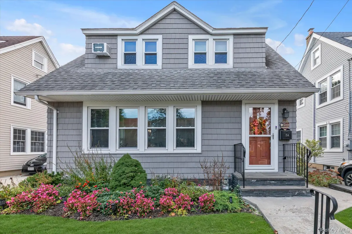 154 Park Avenue, Williston Park, NY 11596 - Image #1