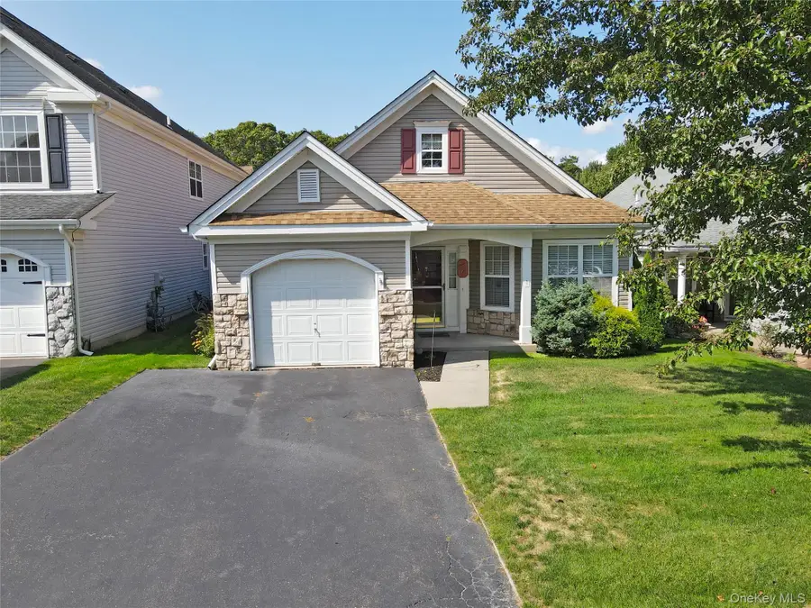 11 Ethan Circle, Middle Island, NY 11953 - Image #2