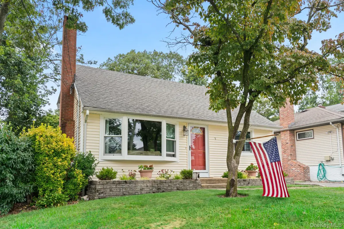 3 Knollwood Avenue, Bayville, NY 11709 - Image #1