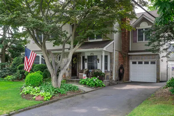 14 Magnolia Drive, New Hyde Park, NY 11040