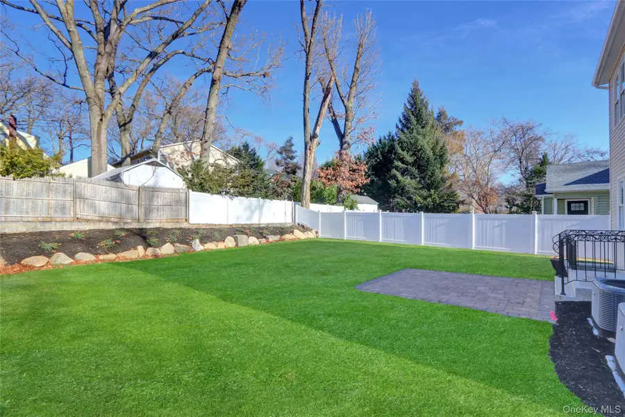 9 Hickory Road, Bayville, NY 11709 - Image #3