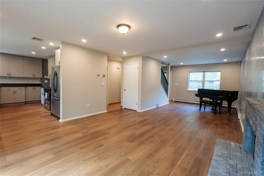 14 Hill Road, Saint James, NY 11780 - Image #3