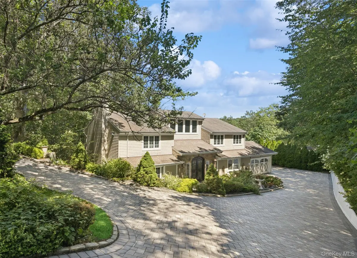 6 Hilltop Drive, Laurel Hollow, NY 11791 - Image #1