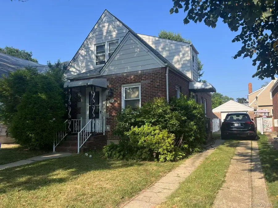 119 Emerson Avenue, Floral Park, NY 11001 - Image #2