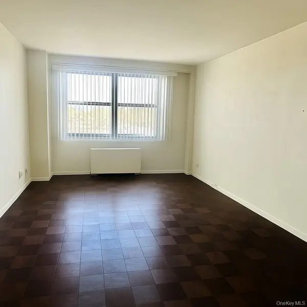 61-20 Grand Central Parkway #B600, Forest Hills, NY 11375