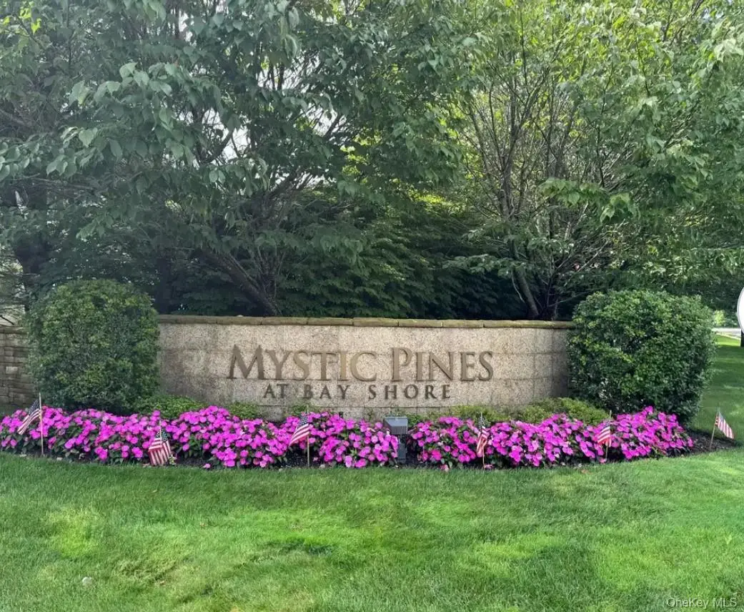 19 Virginia Pine Lane, Bay Shore, NY 11706 - Image #1