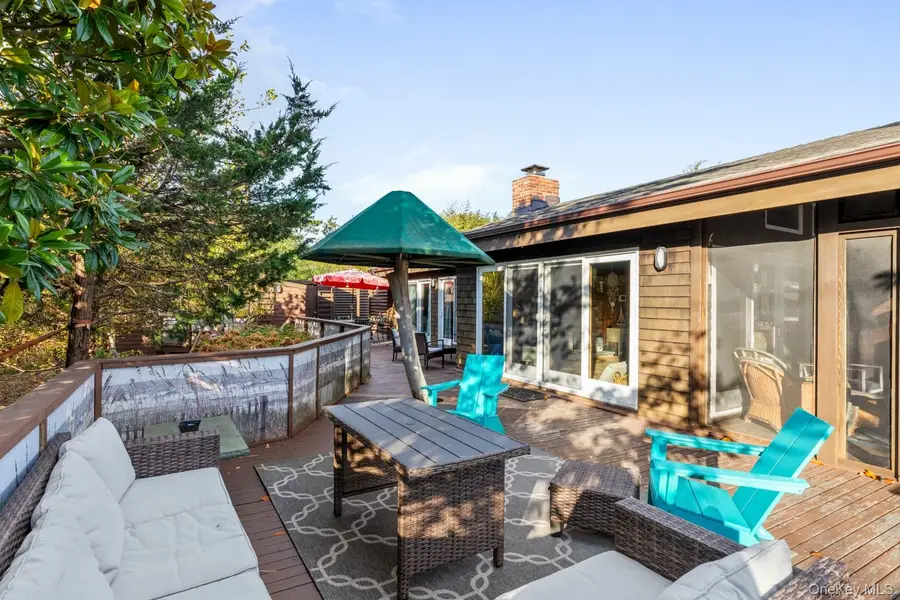 19 Crescent Avenue, Seaview, NY 11770 - Image #2