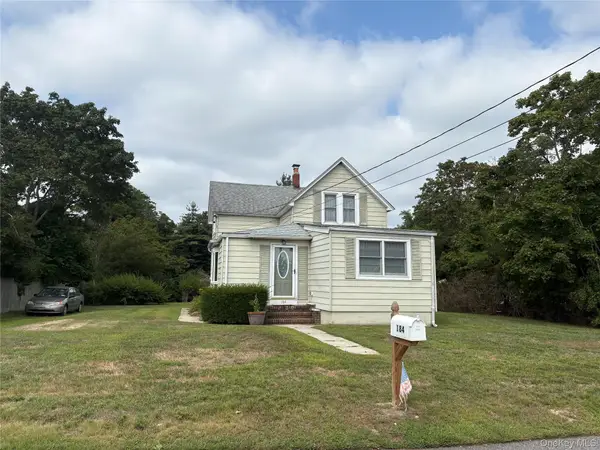 184 Mount Vernon Ave., Medford, NY 11763