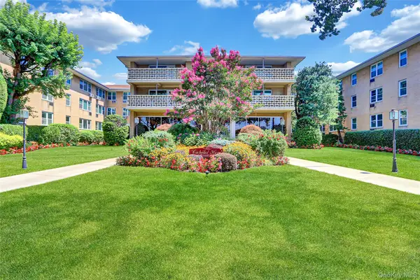 490 Atlantic Avenue #218, East Rockaway, NY 11518