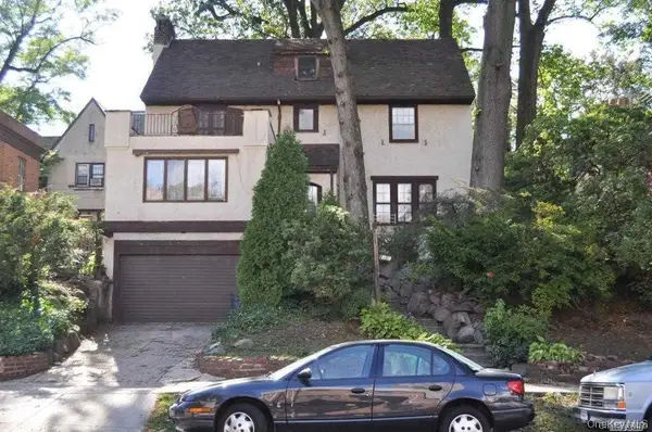 8302 116th Street, Richmond Hill, NY 11418