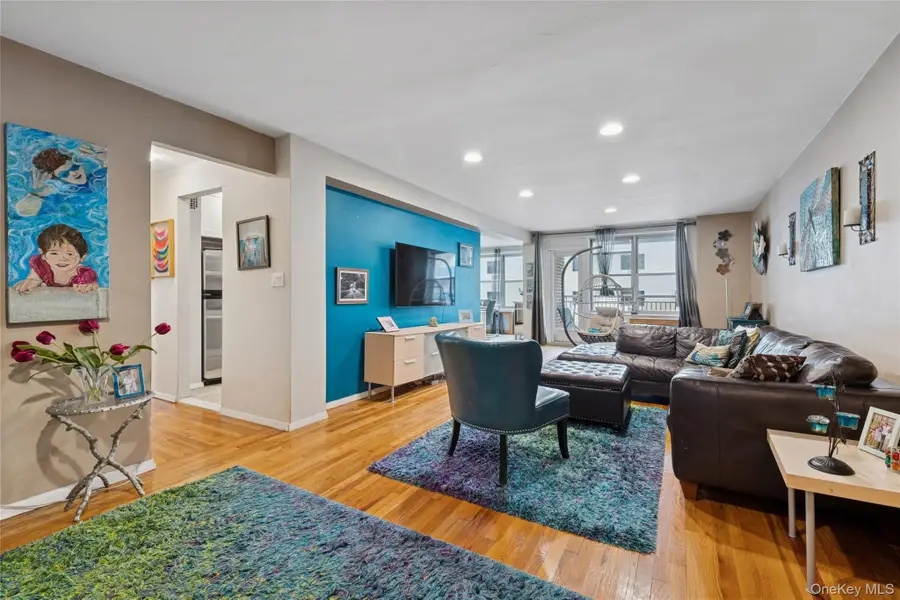 410 E Broadway #6V, Long Beach, NY 11561 - Image #3