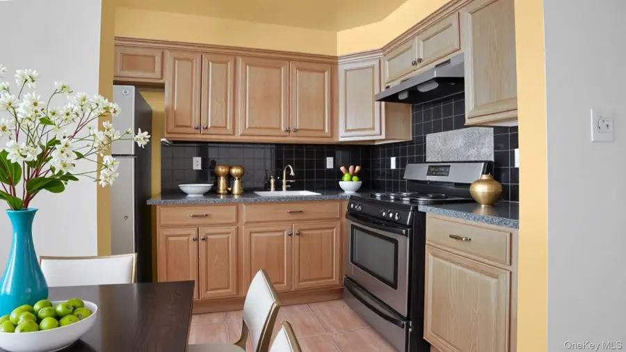 2939 Colden Avenue, Bronx, NY 10469 - Image #2