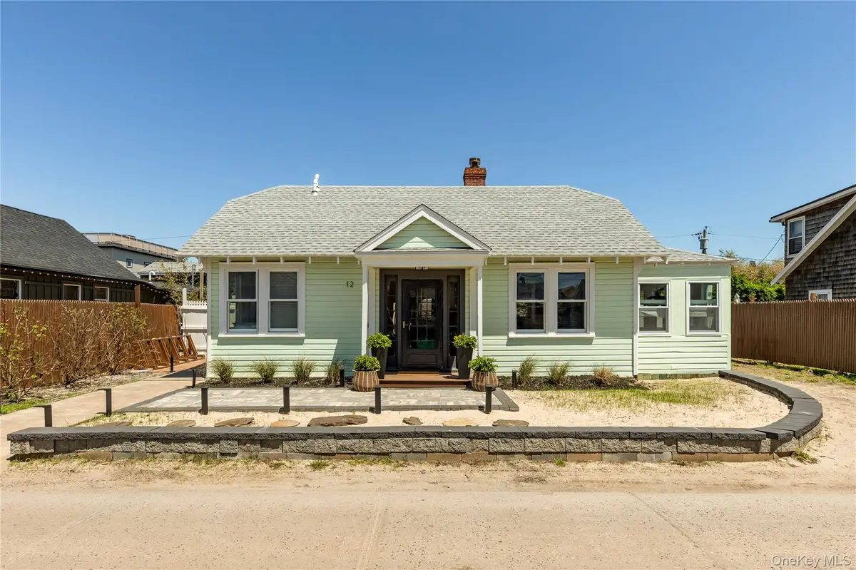 12 Surfview Walk, Seaview, NY 11770 - Image #1