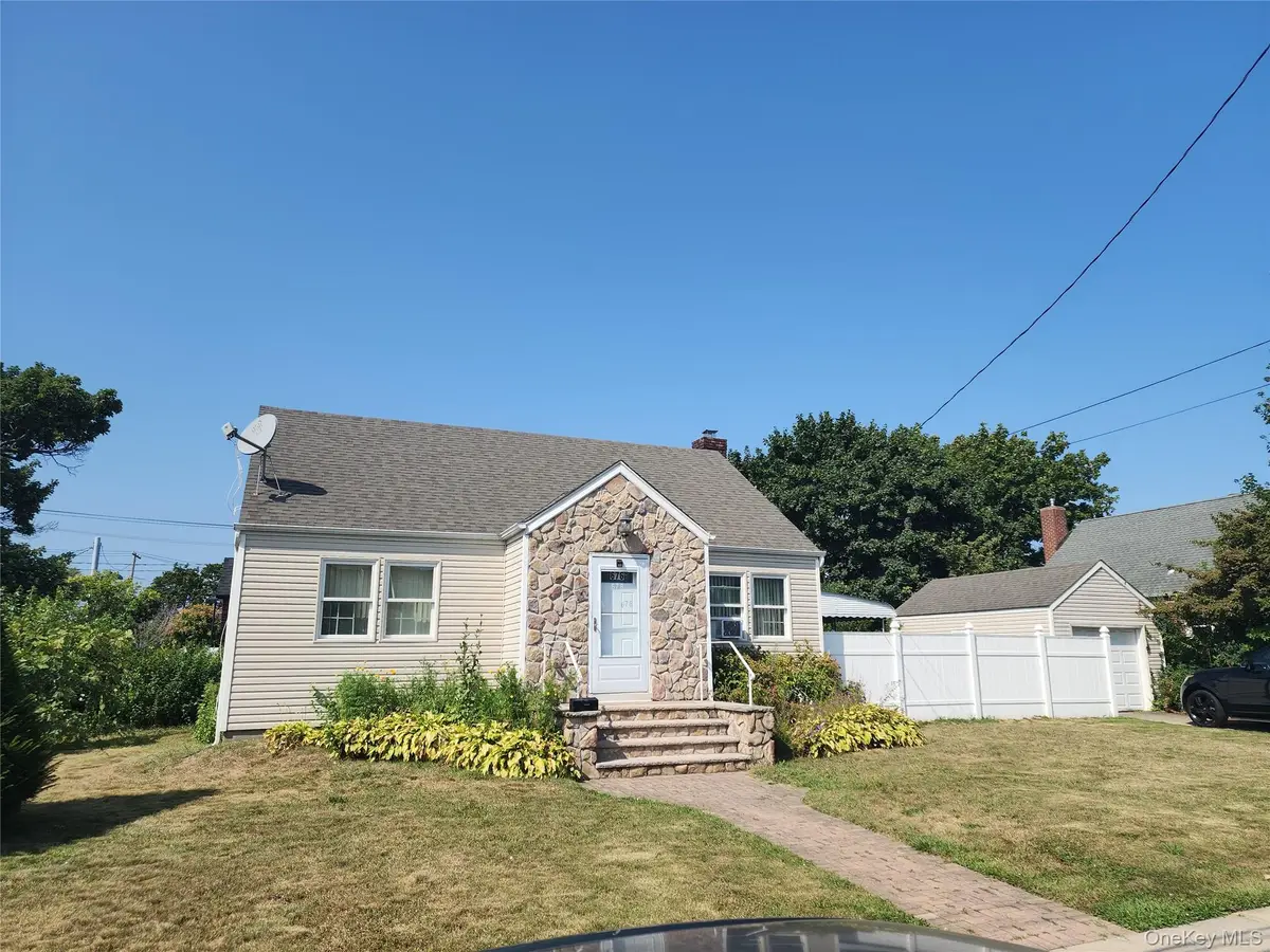 676 Sobo Avenue, Franklin Square, NY 11010 - Image #1