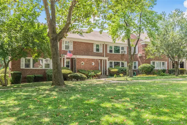 79 Lawrence Park Crescent #79, Bronxville, NY 10708
