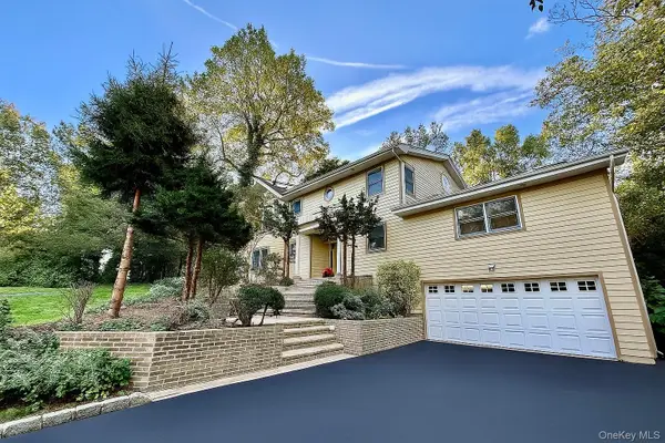 8 Briarfield Drive, Great Neck, NY 11020